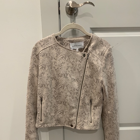 CUPCAKES & CASHMERE - snakeskin faux suede jacket, size S, in perfect condition - Picture 4 of 7